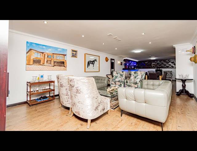 4 BEDROOM FREEHOLD FOR SALE IN MEYERSDAL